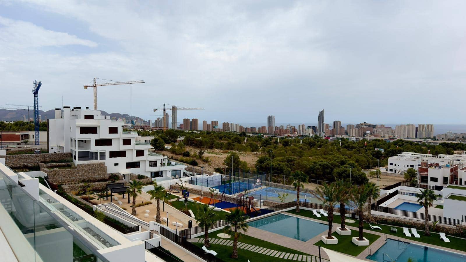 3 Zimmer Apartment zu vermieten in Finestrat mit Pool Garage - 2.100 € (Ref: 10047462)