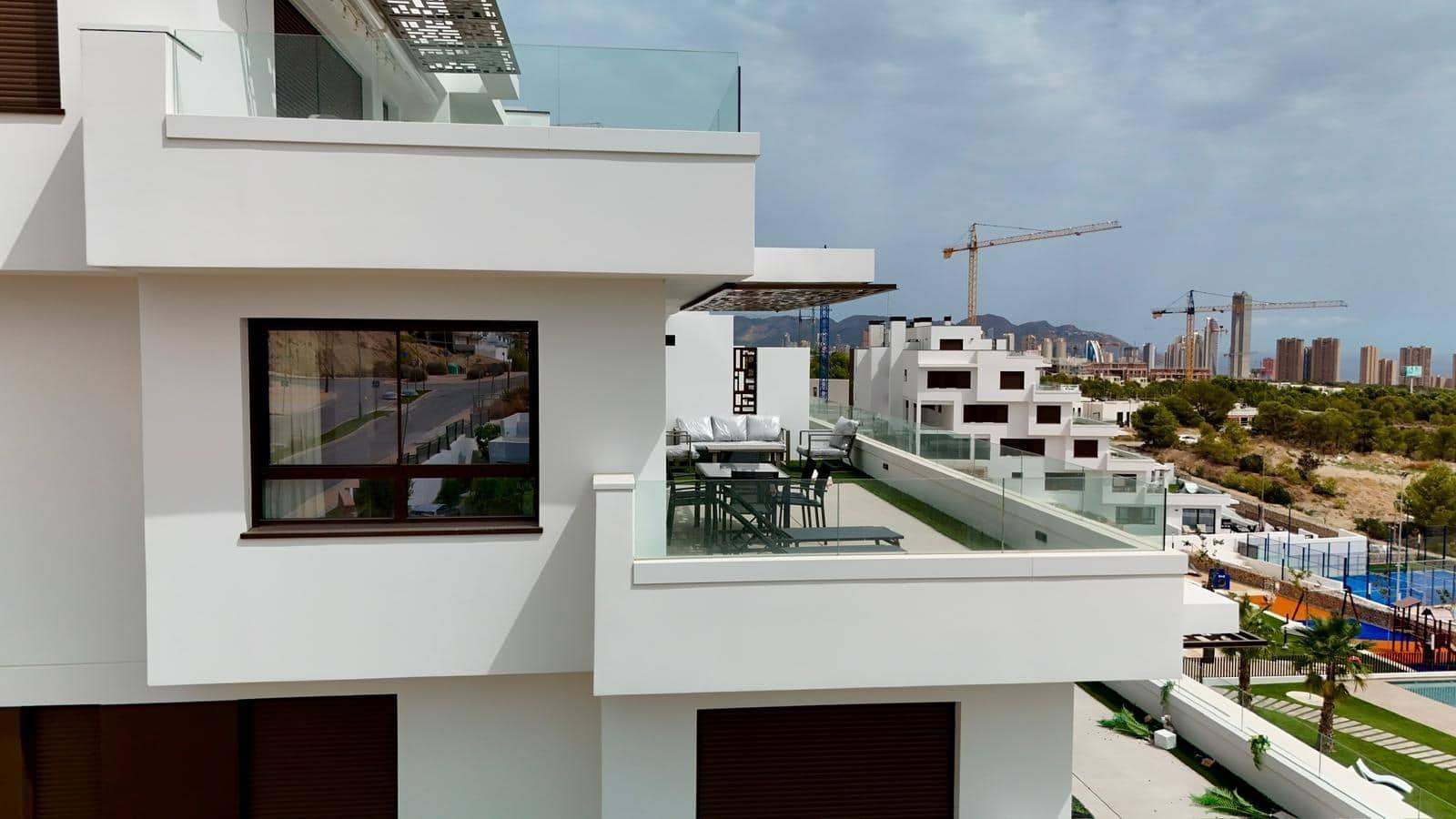 3 Zimmer Apartment zu vermieten in Finestrat mit Pool Garage - 2.100 € (Ref: 10047462)