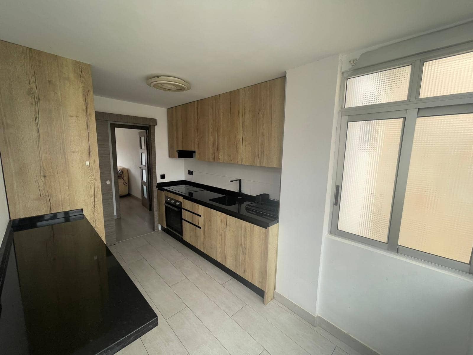 3 soverom Leilighet til leie i Alicante by - € 950 (Ref: 10055442)