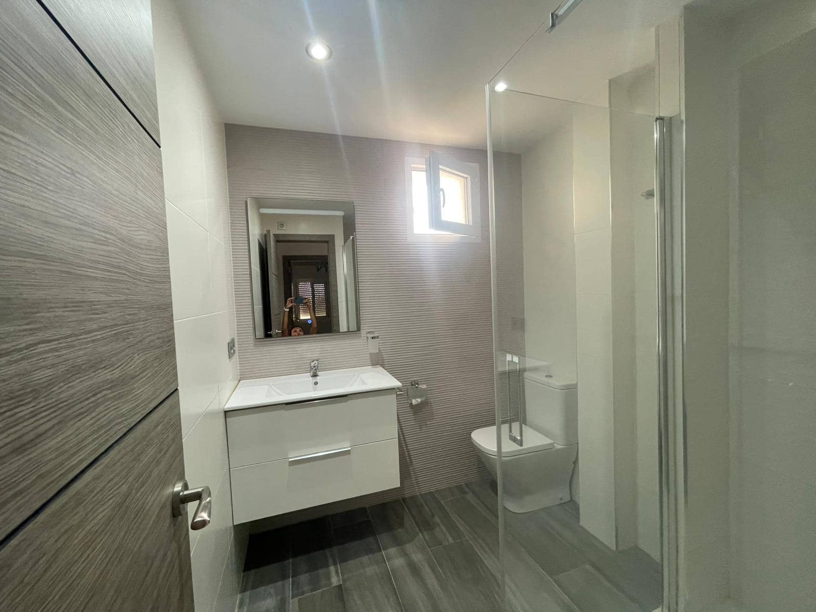 3 soverom Leilighet til leie i Alicante by - € 950 (Ref: 10055442)