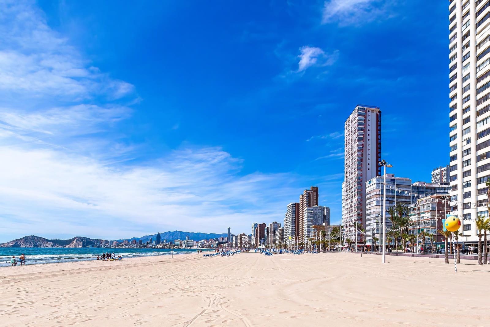 2 soverom Leilighet til leie i Benidorm med svømmebasseng garasje - € 1 500 (Ref: 10059256)