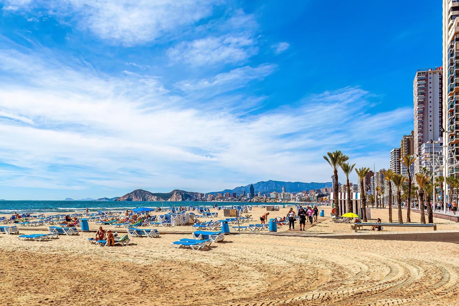 2 soverom Leilighet til leie i Benidorm med svømmebasseng garasje - € 1 500 (Ref: 10059256)