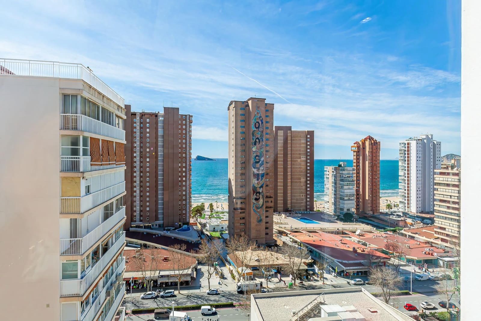 2 soverom Leilighet til leie i Benidorm med svømmebasseng garasje - € 1 400 (Ref: 10059257)
