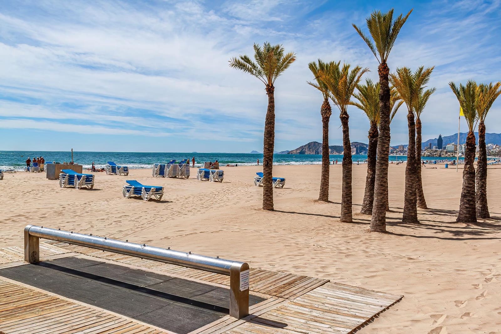2 soverom Leilighet til leie i Benidorm med svømmebasseng garasje - € 1 400 (Ref: 10059257)