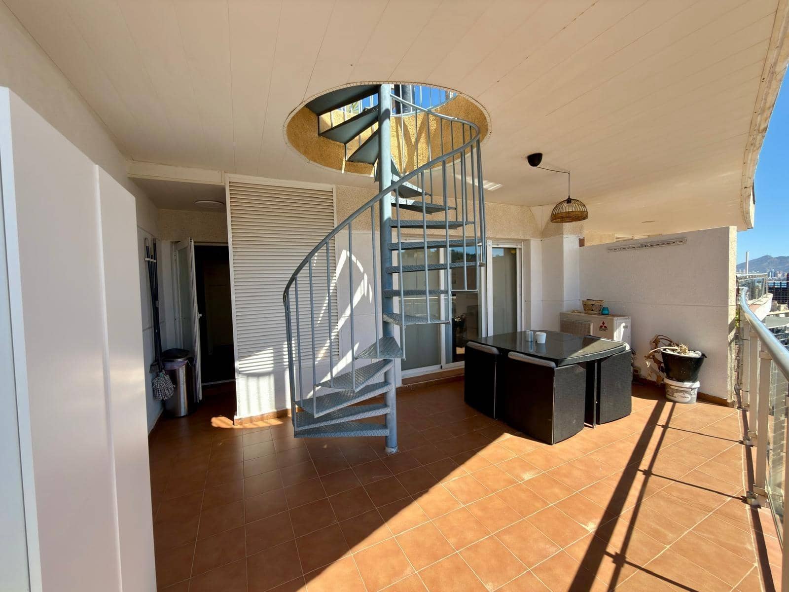2 makuuhuone Asunto myytävänä paikassa La Villajoyosa / Vila Joiosa mukana uima-altaan 
autotalli - 415 000 € (Ref: 10059258)