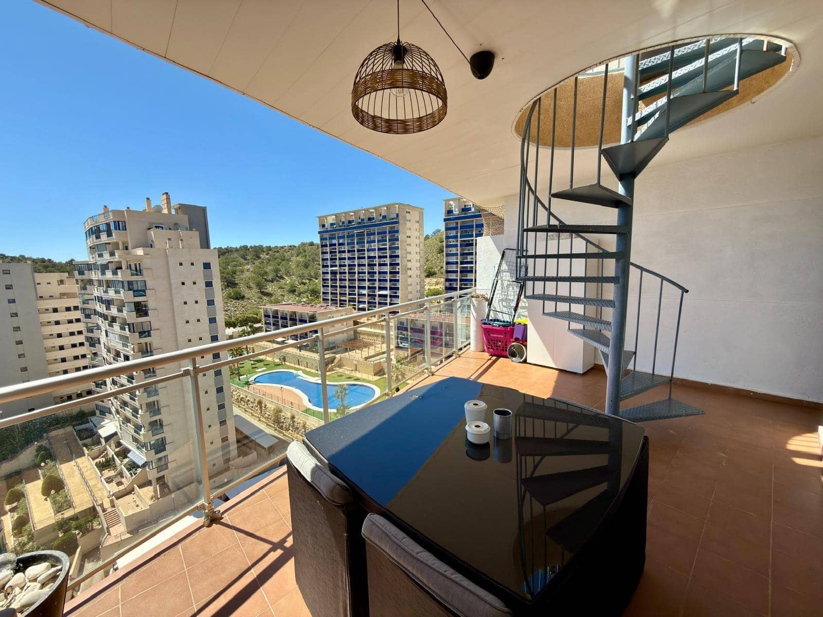 2 makuuhuone Asunto myytävänä paikassa La Villajoyosa / Vila Joiosa mukana uima-altaan 
autotalli - 415 000 € (Ref: 10059258)