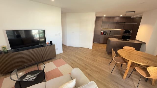 3 quarto Apartamento para arrendar em Carolinas Bajas, Alicante cidade - 1 500 € (Ref: 10109799)