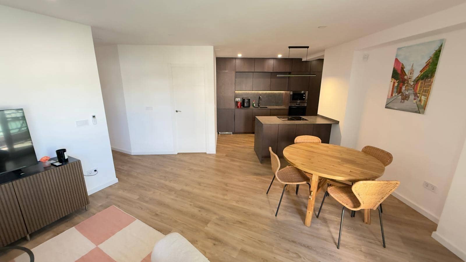 3 slaapkamer Appartement te huur in Alicante stad - € 1.500 (Ref: 10109799)