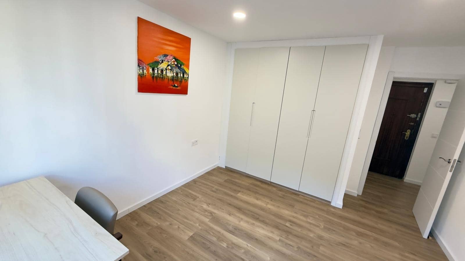 3 slaapkamer Appartement te huur in Alicante stad - € 1.500 (Ref: 10109799)
