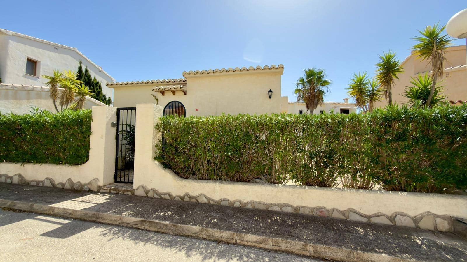 2 bedroom Villa for sale in Benitachell / Benitatxell with pool garage - € 300,000 (Ref: 10115758)