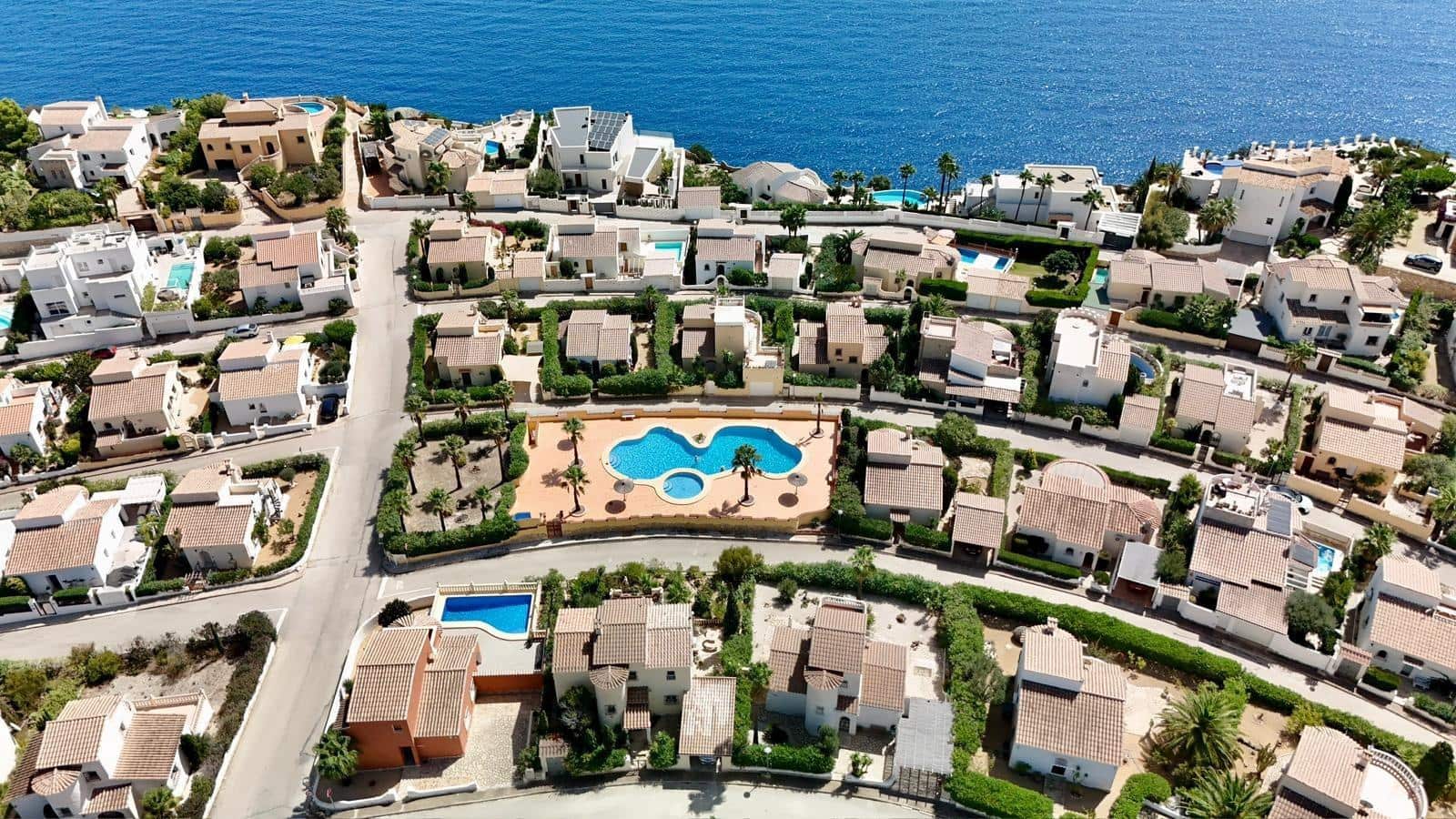 2 bedroom Villa for sale in Benitachell / Benitatxell with pool garage - € 300,000 (Ref: 10115758)