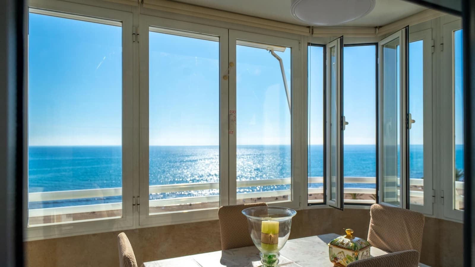 3 makuuhuone Huoneisto myytävänä paikassa Playa de Muchavista mukana uima-altaan 
autotalli - 750 000 € (Ref: 10115759)