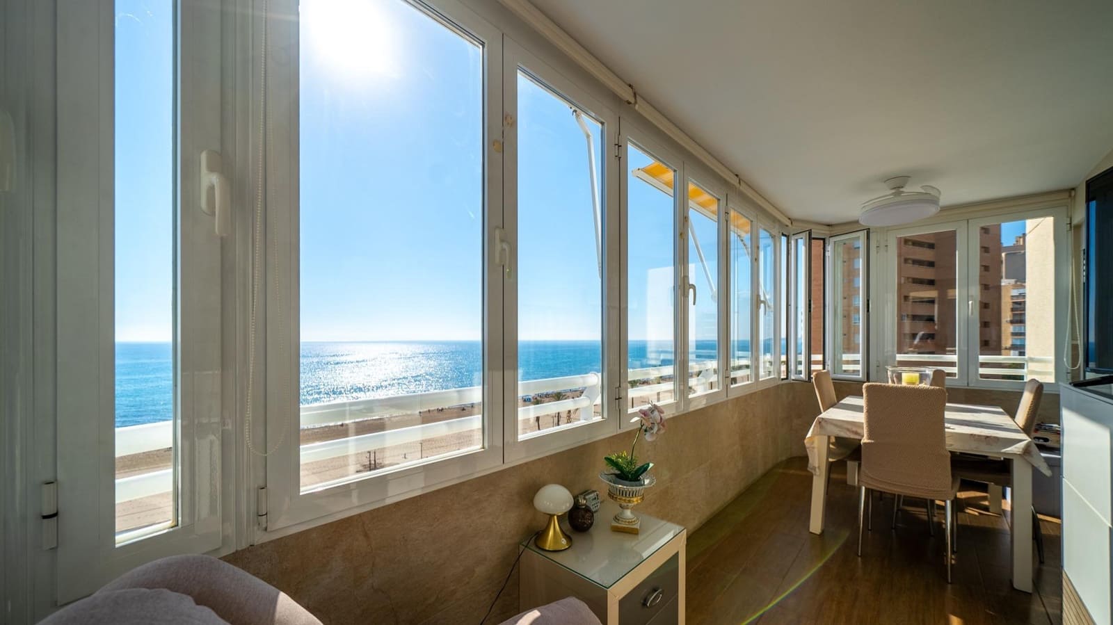3 makuuhuone Huoneisto myytävänä paikassa Playa de Muchavista mukana uima-altaan 
autotalli - 750 000 € (Ref: 10115759)
