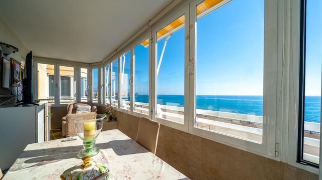 3 makuuhuone Huoneisto myytävänä paikassa Playa de Muchavista, El Campello mukana uima-altaan 
autotalli - 750 000 € (Ref: 10115759)