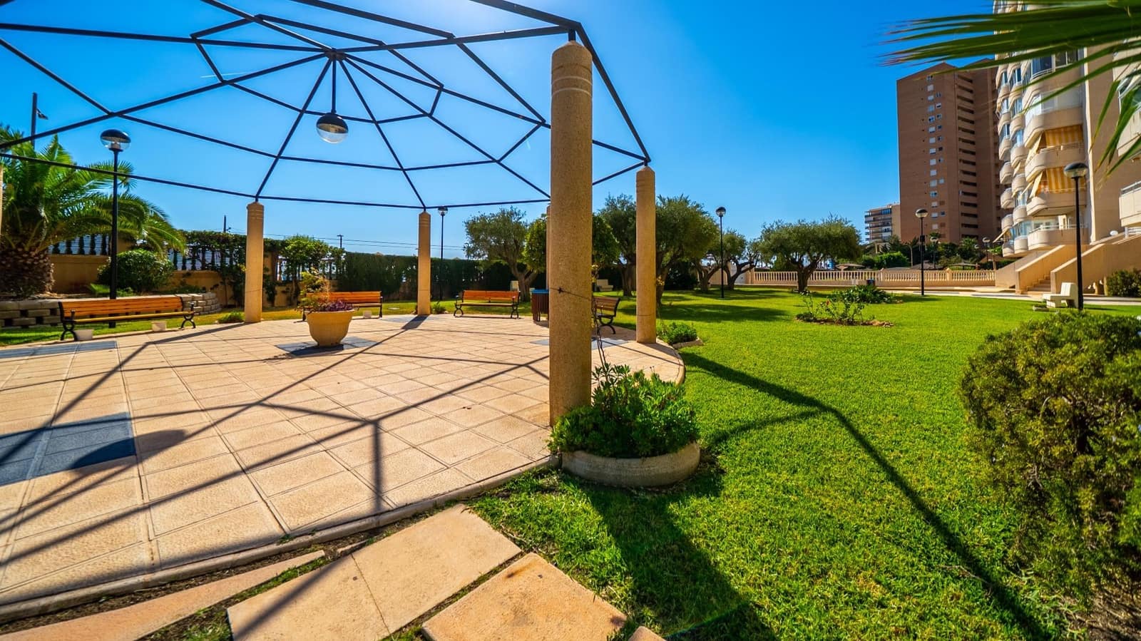 3 makuuhuone Huoneisto myytävänä paikassa Playa de Muchavista mukana uima-altaan 
autotalli - 750 000 € (Ref: 10115759)
