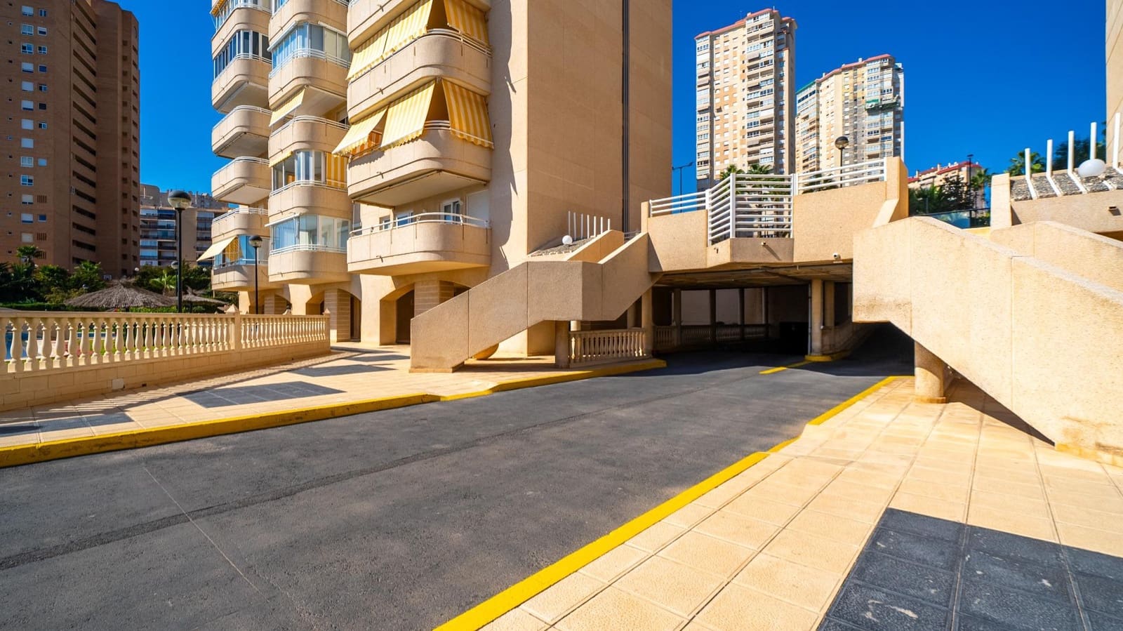 3 makuuhuone Huoneisto myytävänä paikassa Playa de Muchavista mukana uima-altaan 
autotalli - 750 000 € (Ref: 10115759)