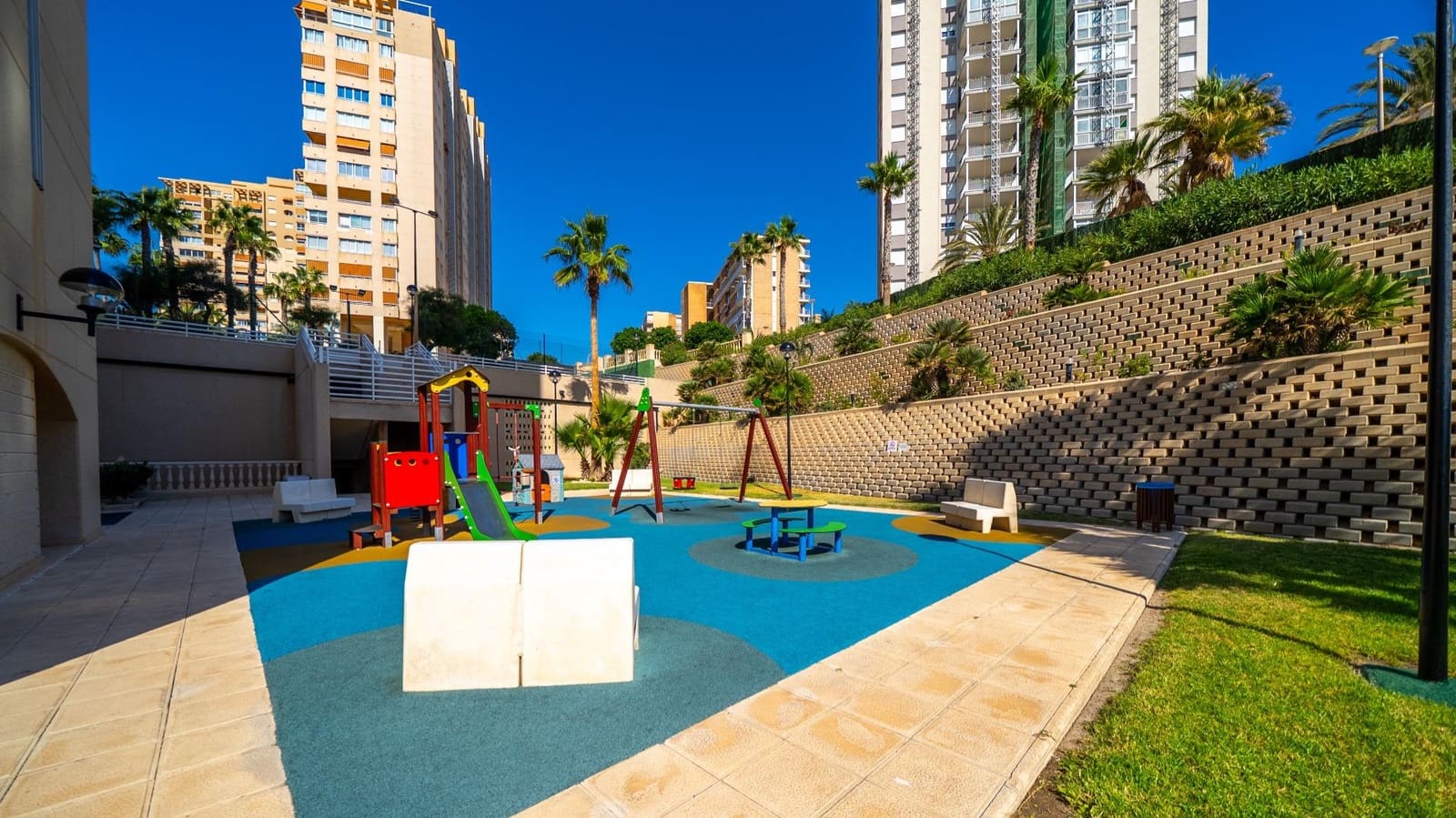 3 makuuhuone Huoneisto myytävänä paikassa Playa de Muchavista mukana uima-altaan 
autotalli - 750 000 € (Ref: 10115759)