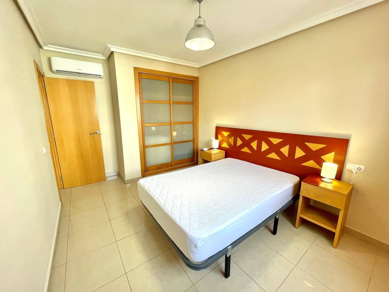 1 makuuhuone Huoneisto vuokrattavana paikassa La Villajoyosa / Vila Joiosa mukana uima-altaan - 1 200 € (Ref: 10129694)