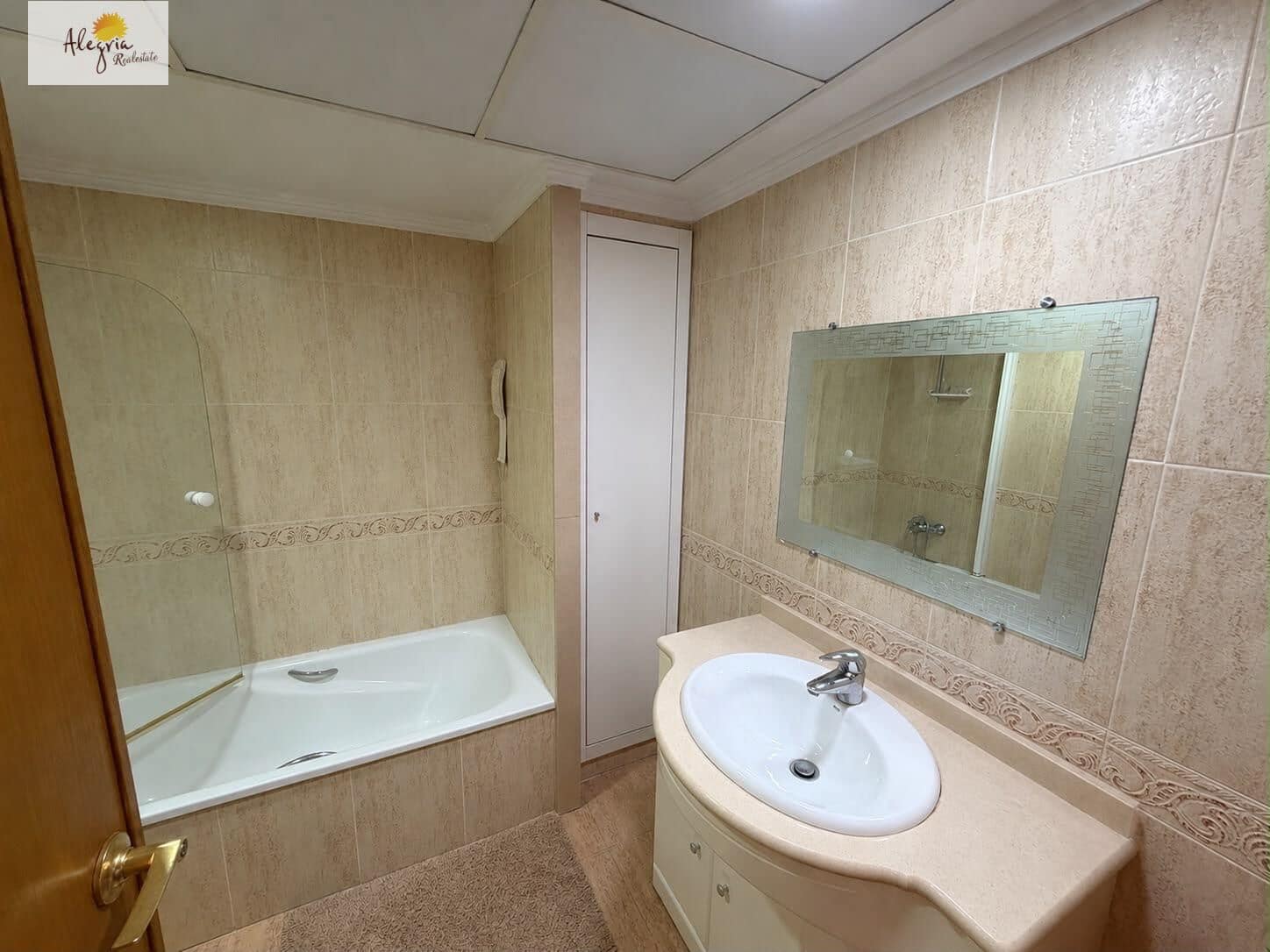 2 sypialnia Apartament do wynajęcia w Miasto Walencja z basenem garażem - 1 600 € (Ref: 10129696)