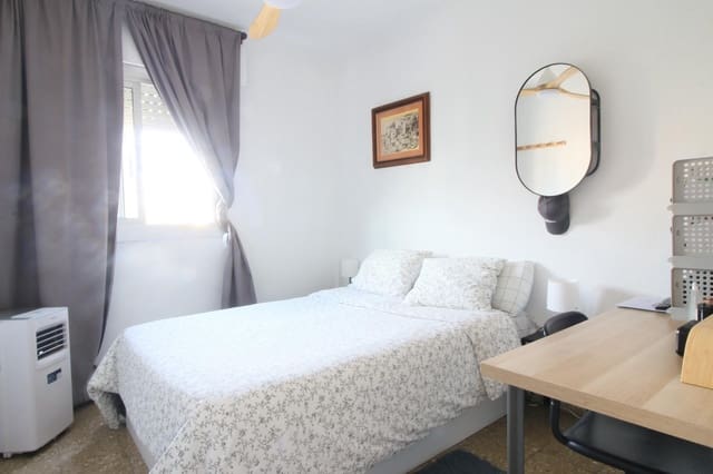 4 bedroom Flat for sale in Virgen del Carmen, Alicante / Alacant city - € 158,900 (Ref: 10131764)
