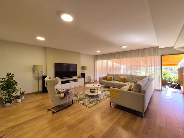 5 soveværelse Rækkehus til salg i Playa de San Juan, Alicante by med swimmingpool garage - € 750.000 (Ref: 10136199)