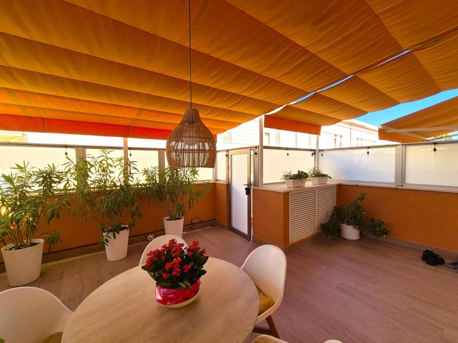 5 soveværelse Rækkehus til salg i Playa de San Juan med swimmingpool garage - € 750.000 (Ref: 10136199)