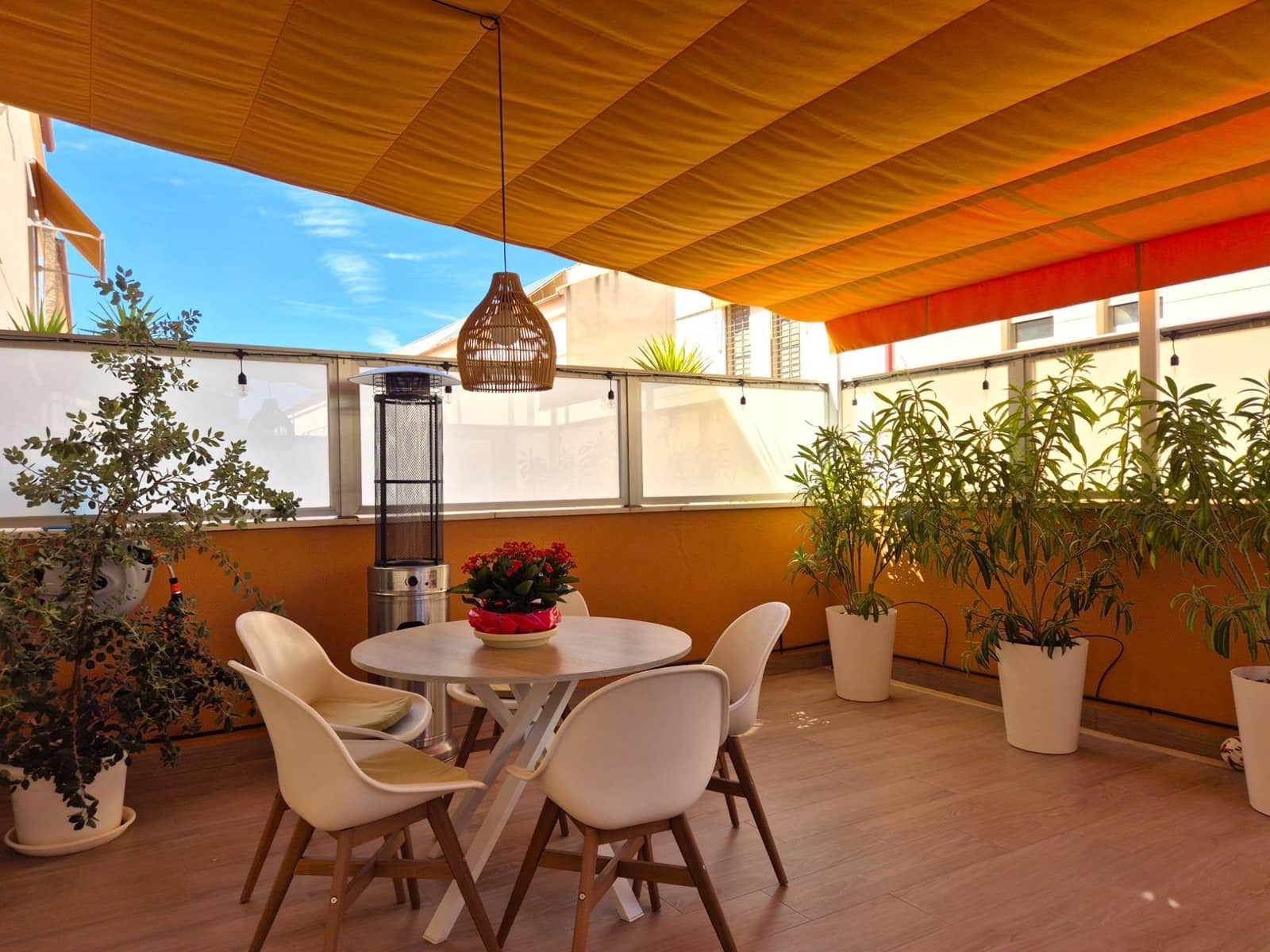 5 soveværelse Rækkehus til salg i Playa de San Juan med swimmingpool garage - € 750.000 (Ref: 10136199)