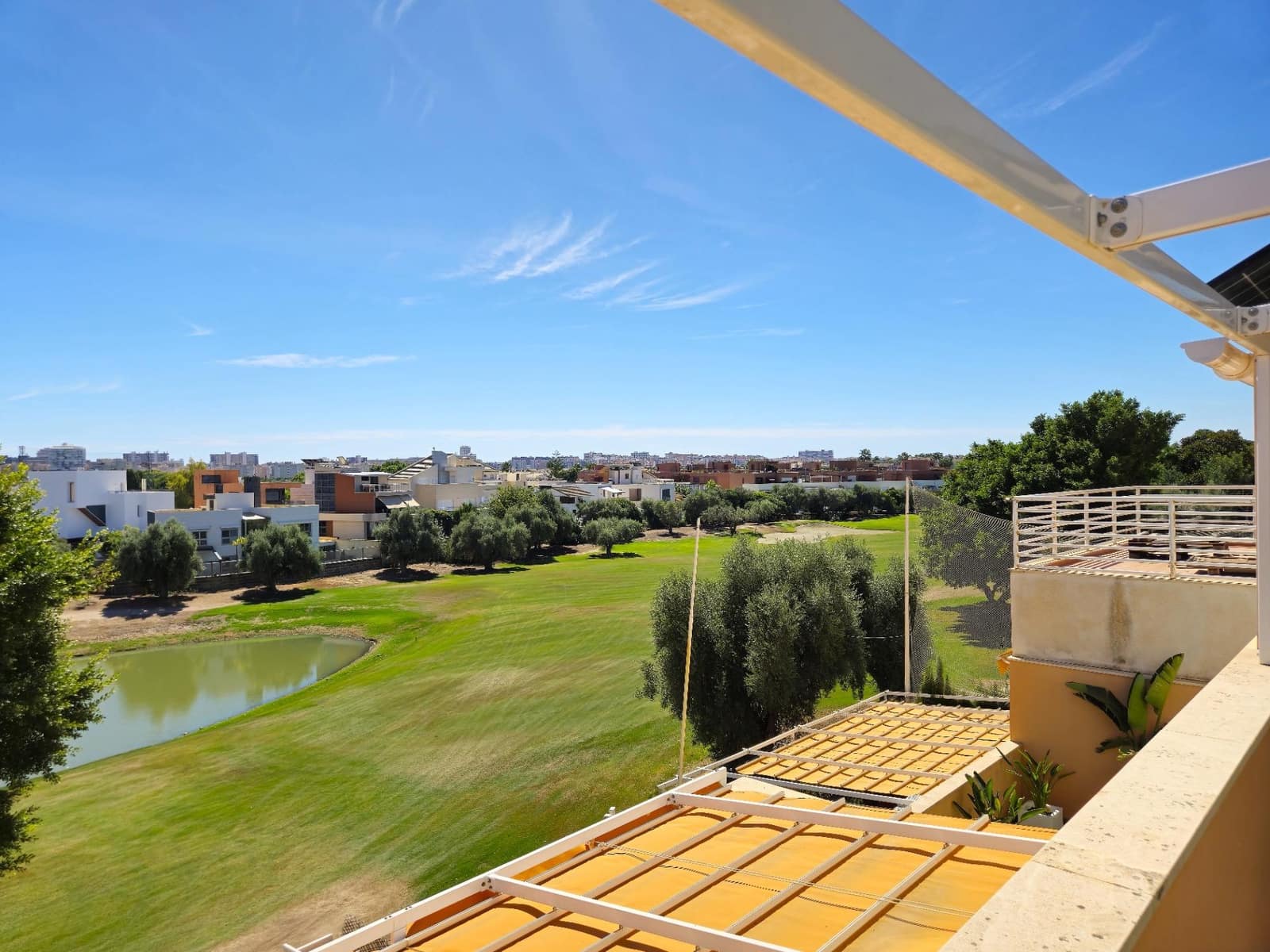 5 soveværelse Rækkehus til salg i Playa de San Juan med swimmingpool garage - € 750.000 (Ref: 10136199)