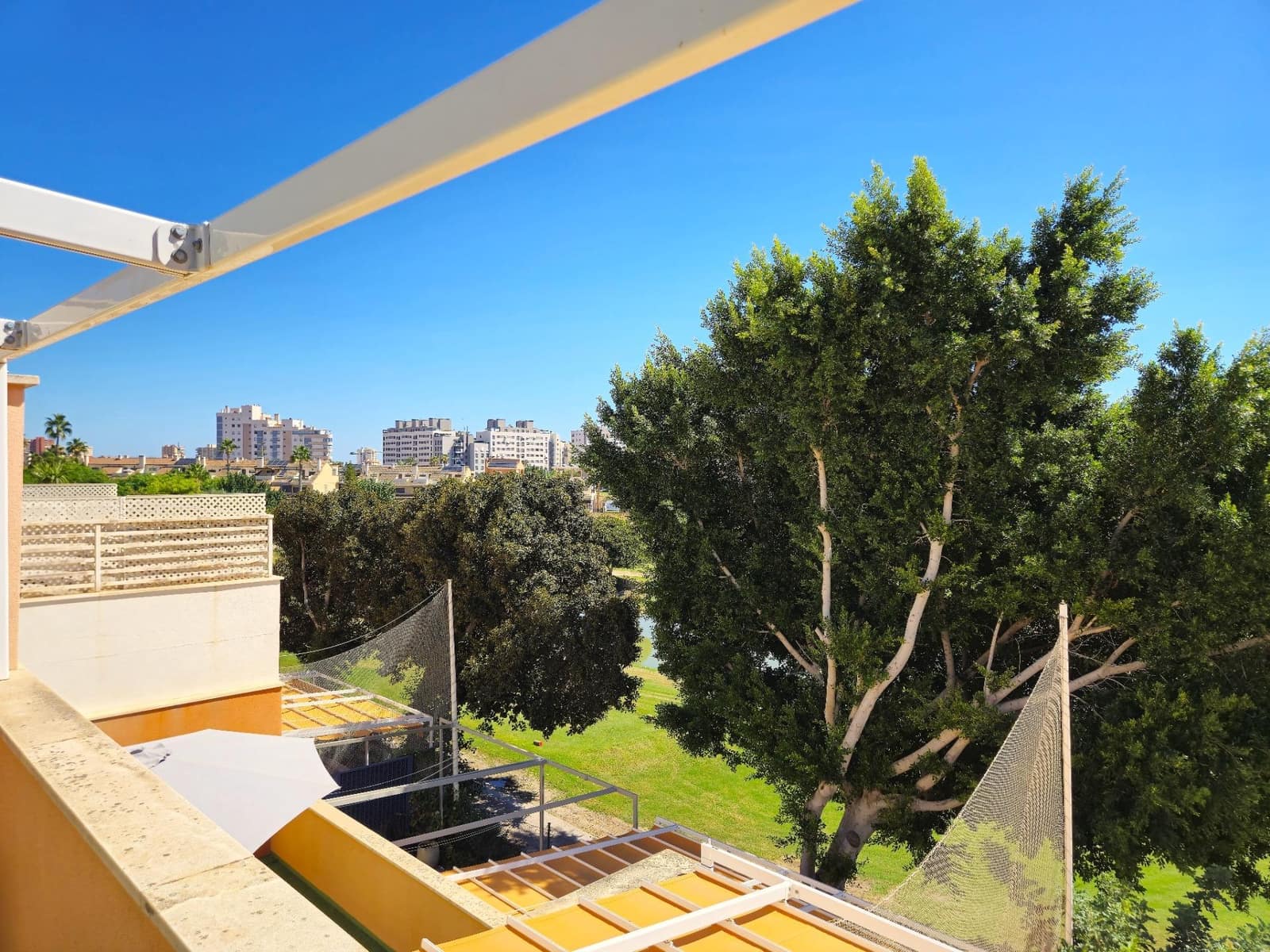 5 soveværelse Rækkehus til salg i Playa de San Juan med swimmingpool garage - € 750.000 (Ref: 10136199)