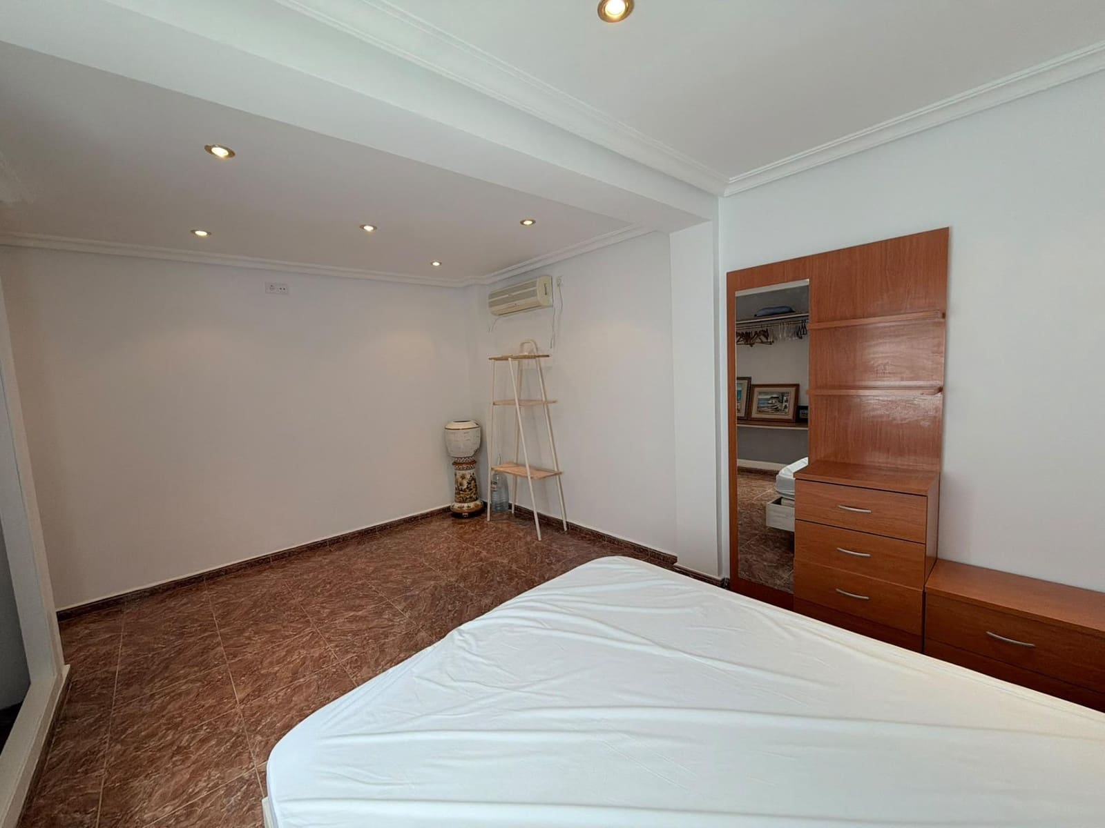 1 sypialnia Apartament do wynajęcia w Miasto Alicante / Alacant - 1 000 € (Ref: 10139835)