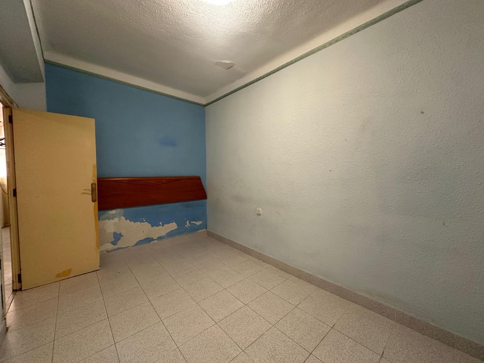 2 soverom Leilighet til salgs i Alicante by - € 90 000 (Ref: 10139837)