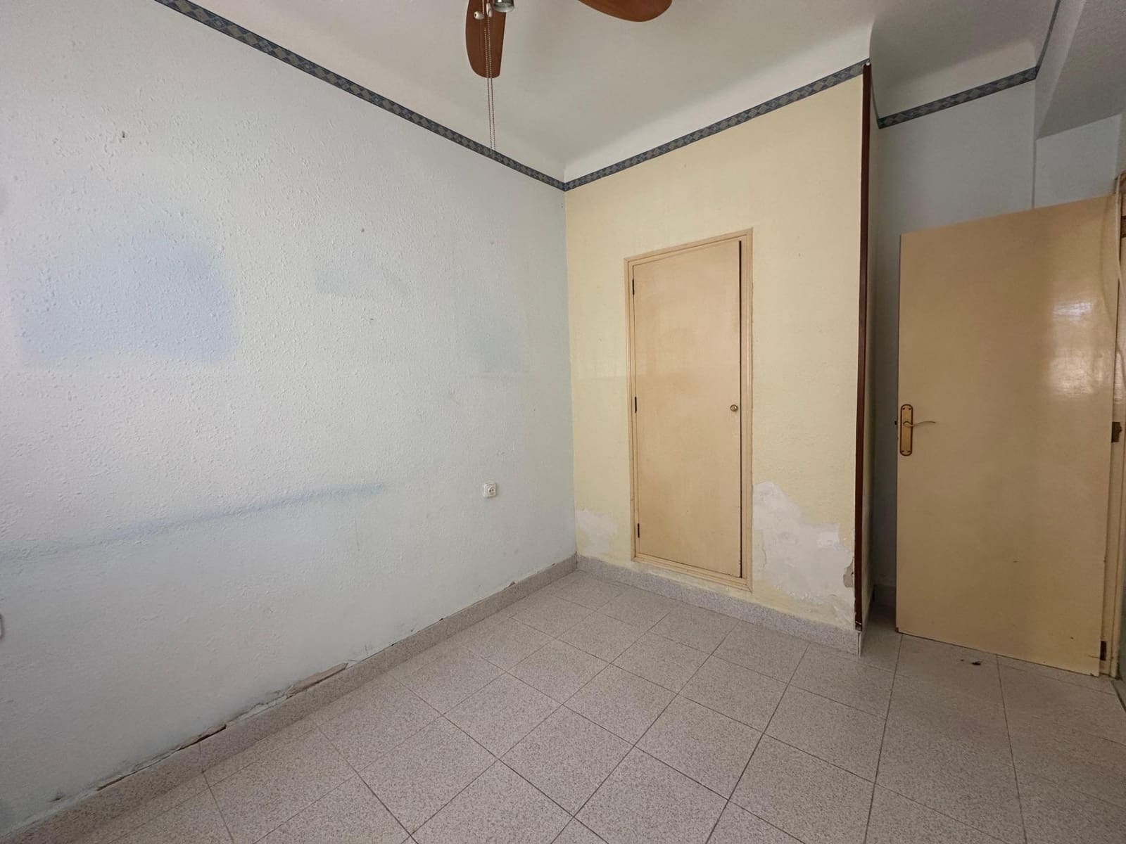 2 soverom Leilighet til salgs i Alicante by - € 90 000 (Ref: 10139837)
