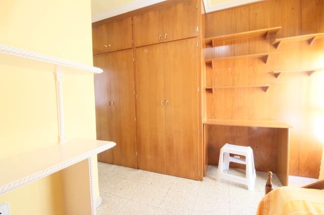 3 soverom Leilighet til salgs i Juan XXIII, Alicante by med garasje - € 120 000 (Ref: 10157768)
