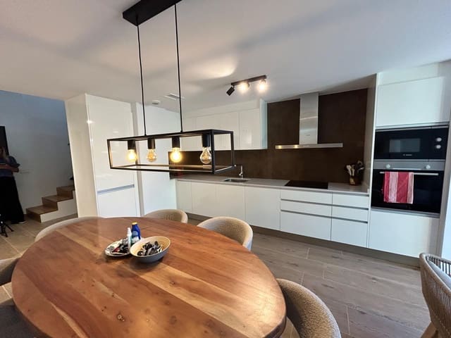 3 makuuhuone Huoneisto myytävänä paikassa El Secanet - Hacienda del Sol, La Villajoyosa / Vila Joiosa mukana uima-altaan 
autotalli - 650 000 € (Ref: 10165169)