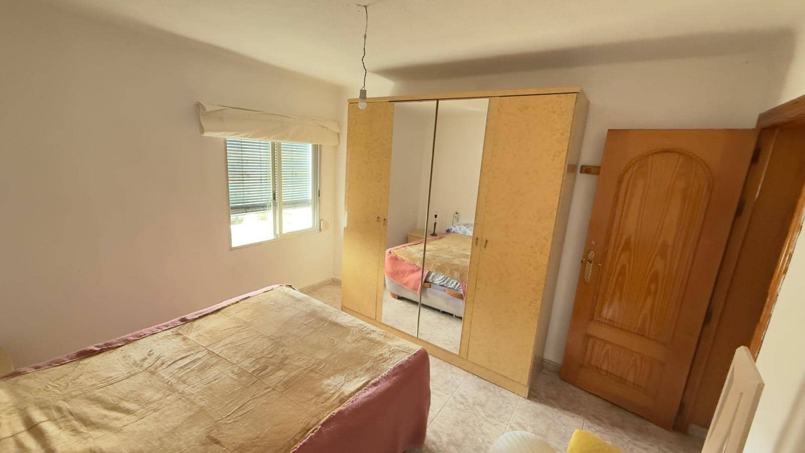 2 slaapkamer Appartement te huur in Alicante stad - € 900 (Ref: 10166795)