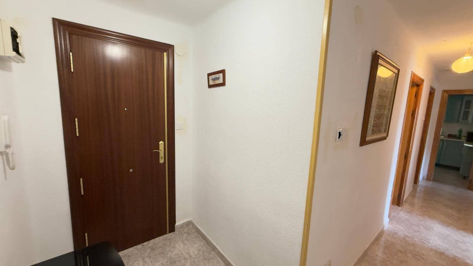 2 slaapkamer Appartement te huur in Alicante stad - € 900 (Ref: 10166795)