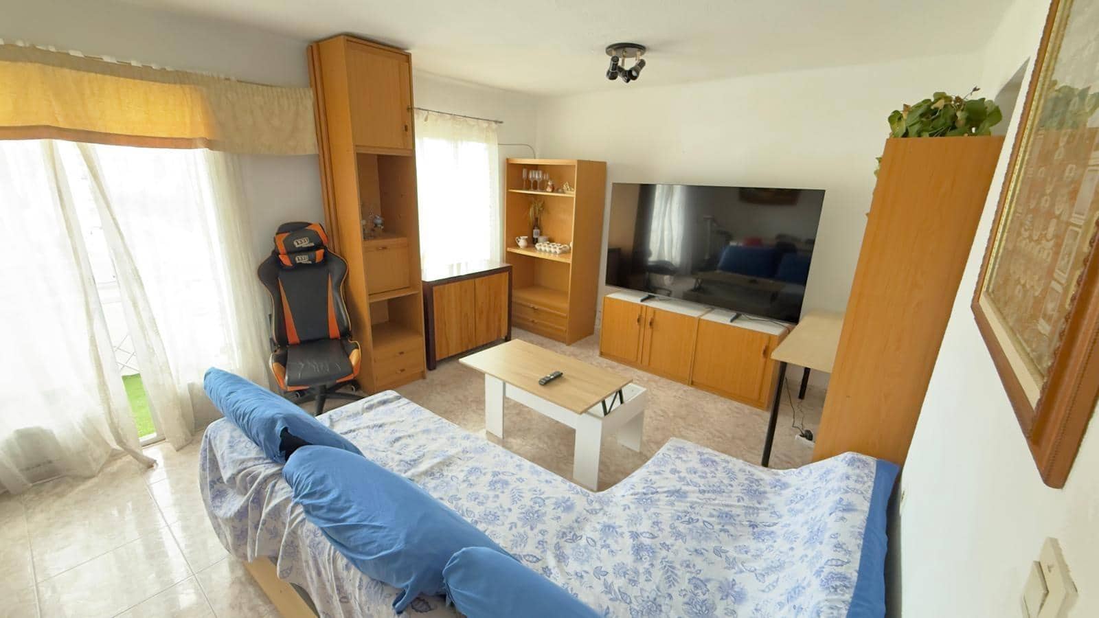 2 slaapkamer Appartement te huur in Alicante stad - € 900 (Ref: 10166795)