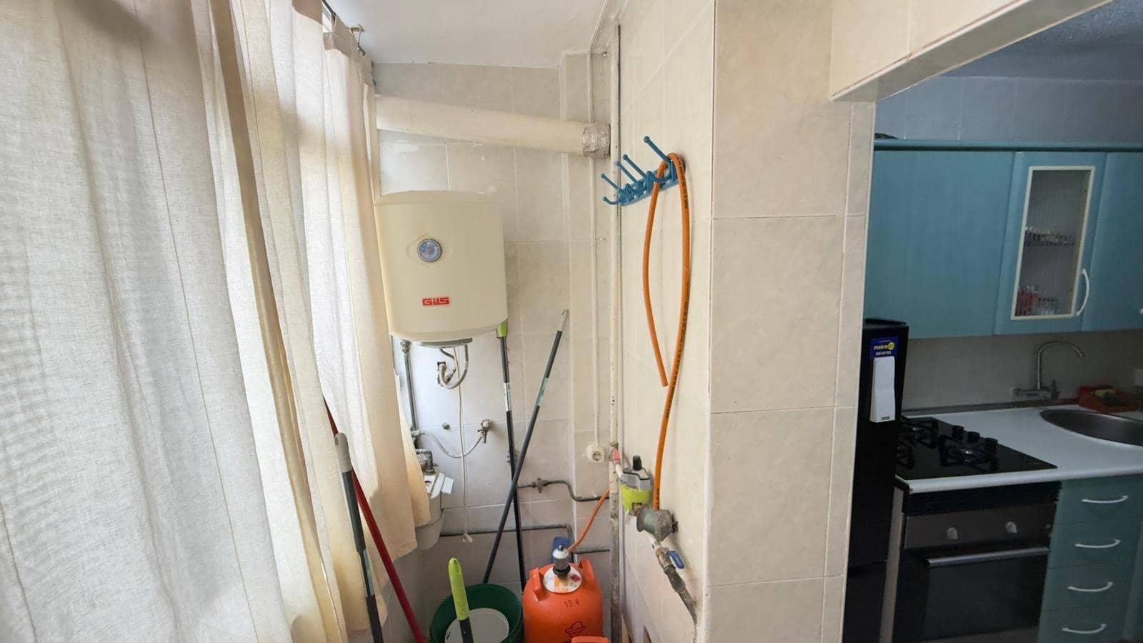 2 slaapkamer Appartement te huur in Alicante stad - € 900 (Ref: 10166795)