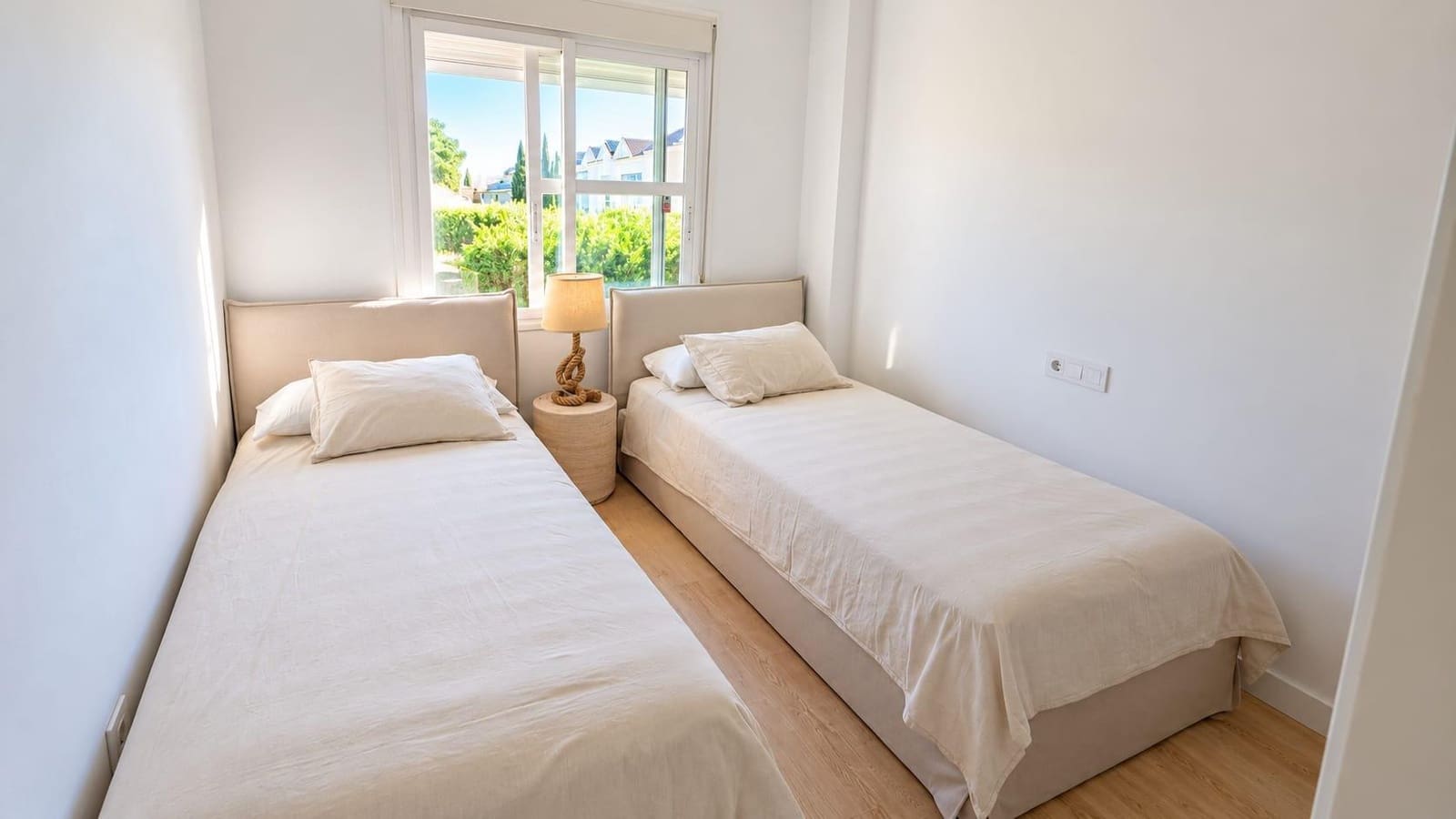 Adosado de 4 habitaciones en Alicante / Alacant ciudad en venta con piscina garaje - 650.000 € (Ref: 10180740)