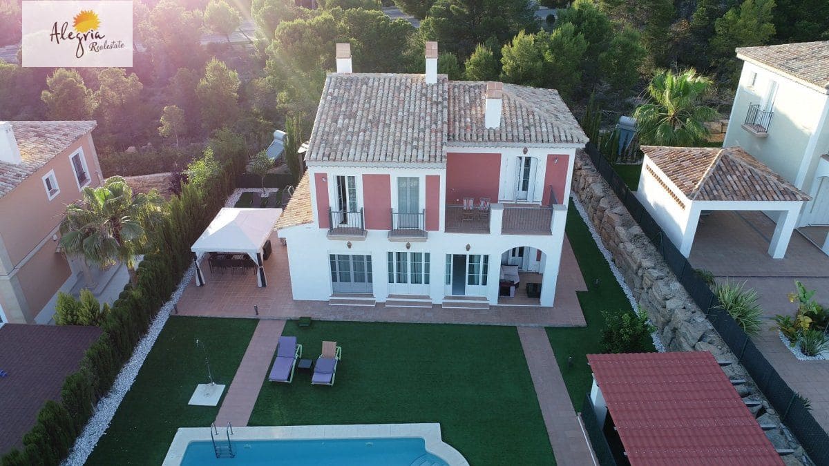 4 bedroom Villa for sale in Finestrat with pool garage - € 820,000 (Ref: 6182657)