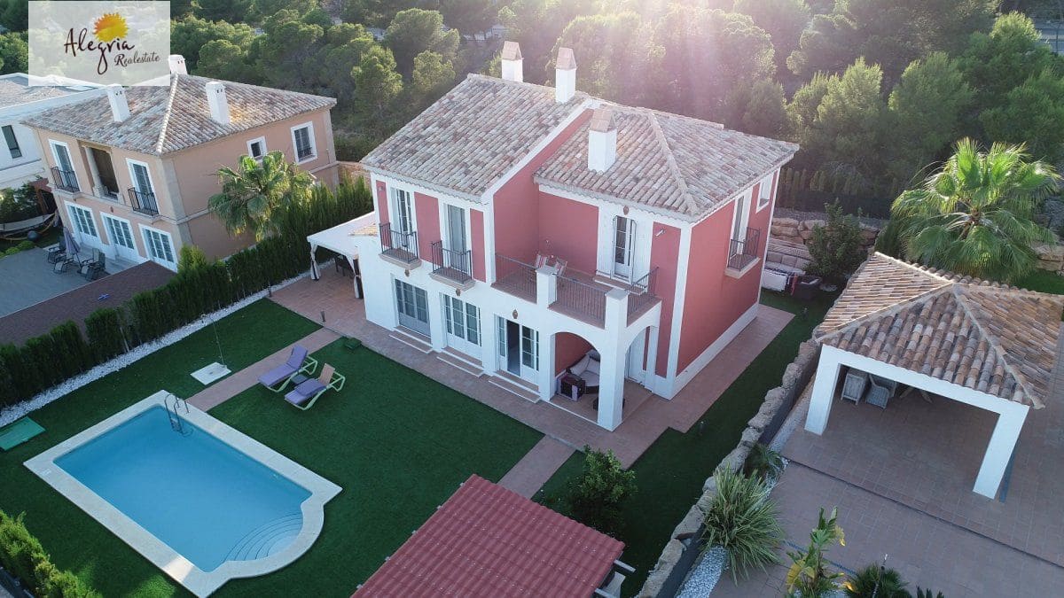 4 bedroom Villa for sale in Finestrat with pool garage - € 820,000 (Ref: 6182657)