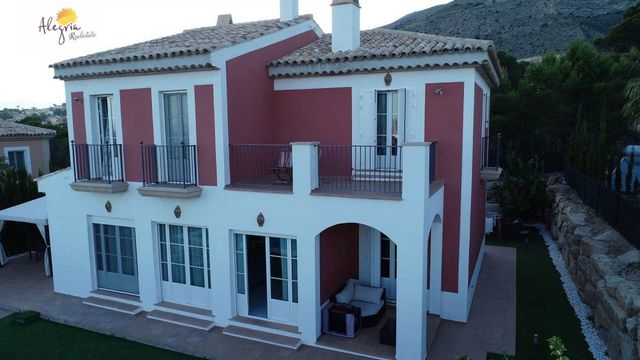 4 bedroom Villa for sale in Golf Bahía, Finestrat with pool garage - € 820,000 (Ref: 6182657)