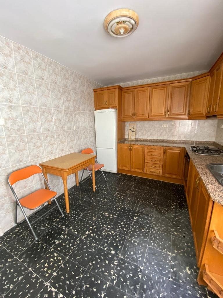 2 soveværelse Lejlighed til leje i Alicante by - € 750 (Ref: 6573624)