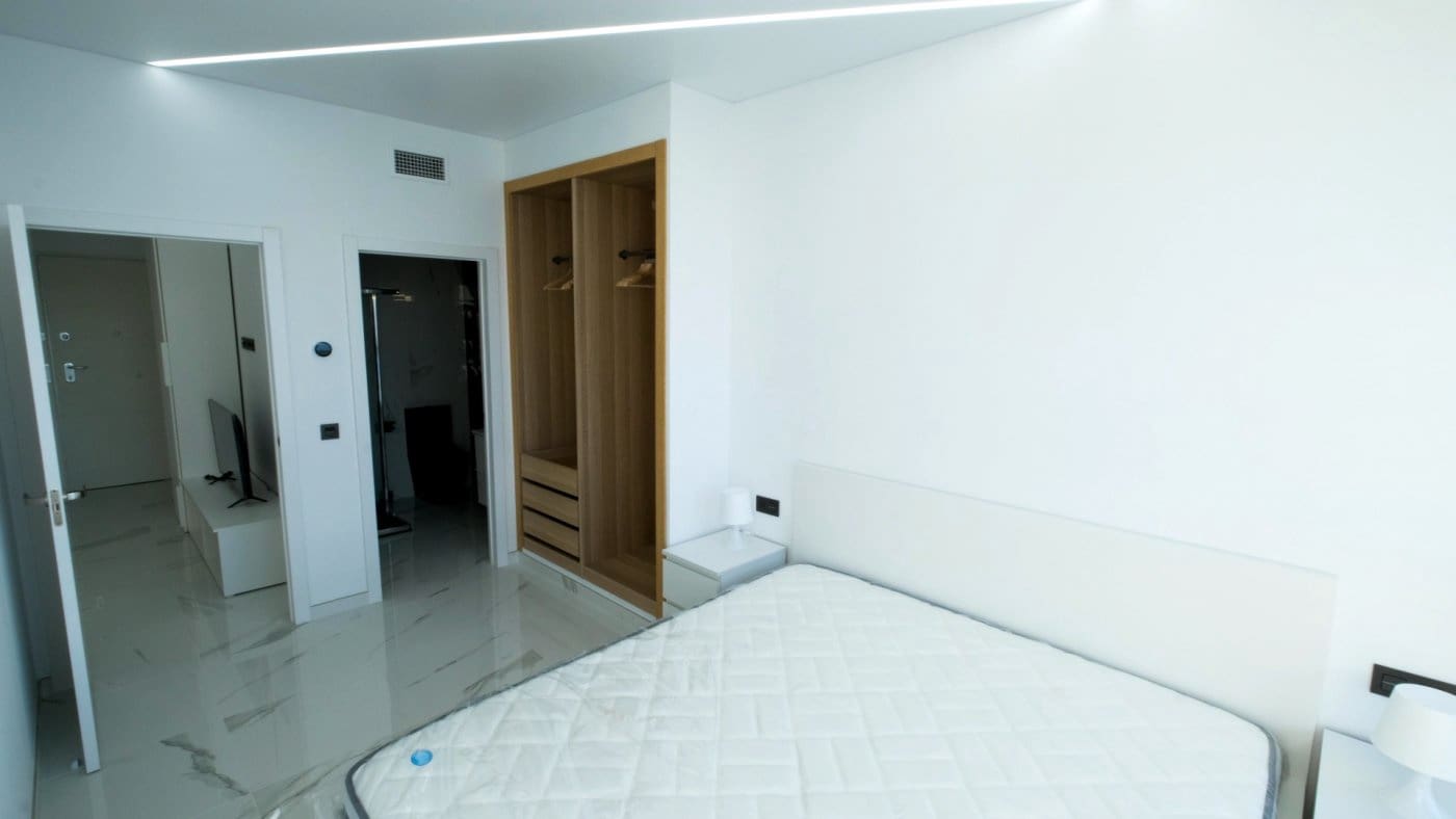 2 quarto Apartamento para arrendar em Benidorm com piscina garagem - 1 400 € (Ref: 6573625)