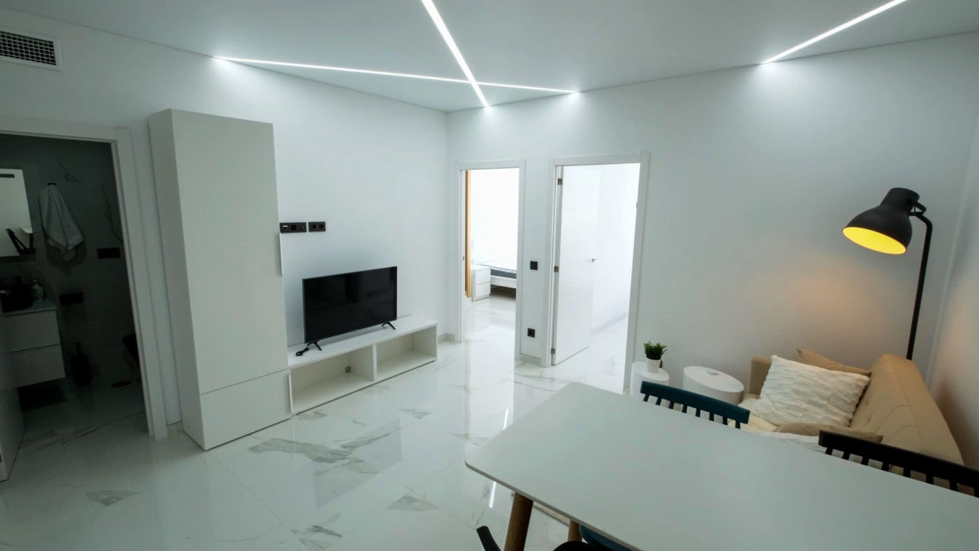 2 quarto Apartamento para arrendar em Benidorm com piscina garagem - 1 400 € (Ref: 6573625)