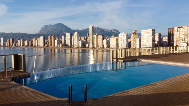 2 quarto Apartamento para arrendar em Rincón de Loix, Benidorm com piscina garagem - 1 400 € (Ref: 6573625)