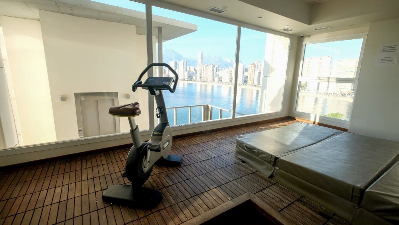 2 quarto Apartamento para arrendar em Benidorm com piscina garagem - 1 400 € (Ref: 6573625)