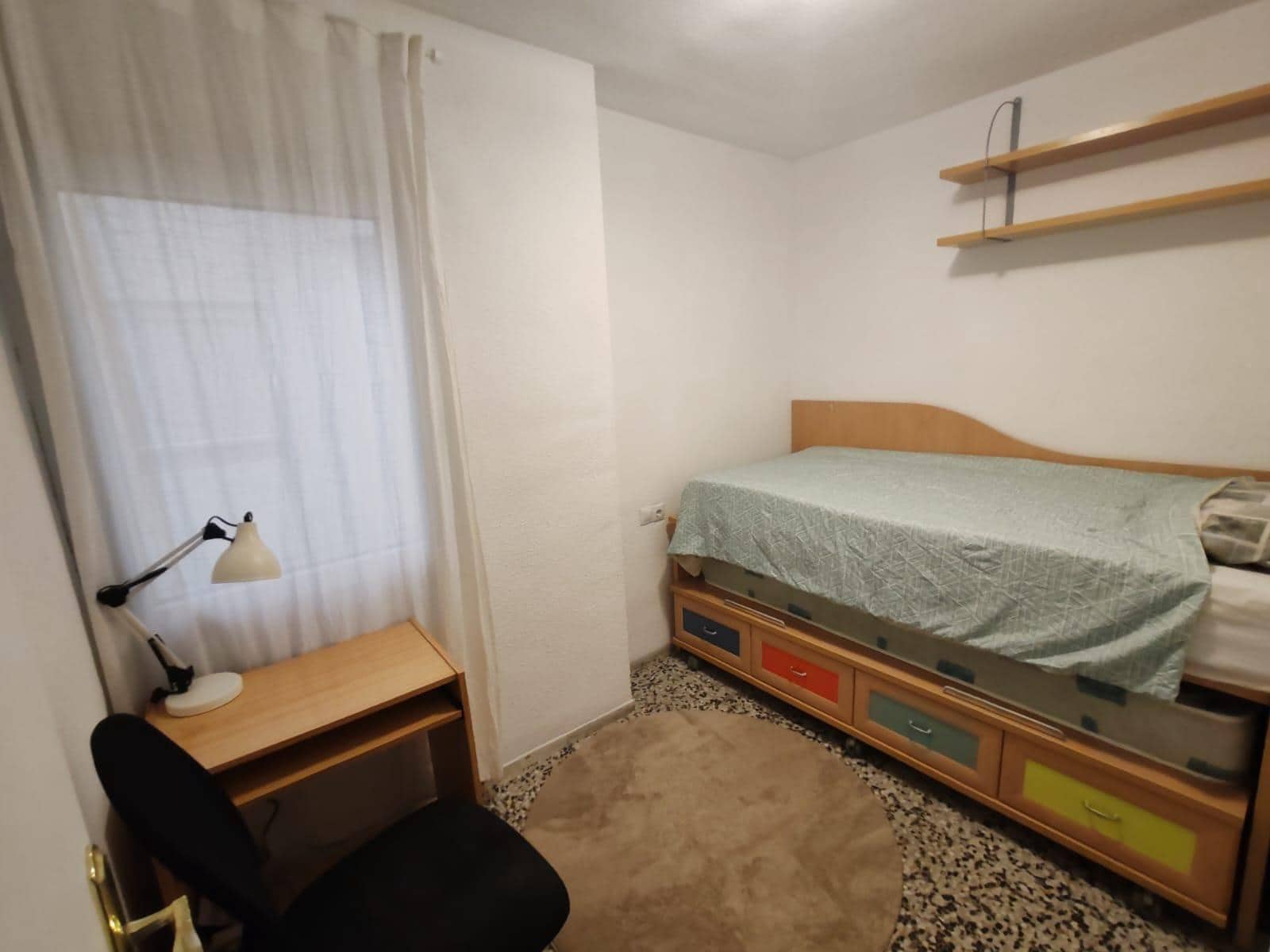 2 soverom Leilighet til leie i Alicante by - € 1 200 (Ref: 7160393)