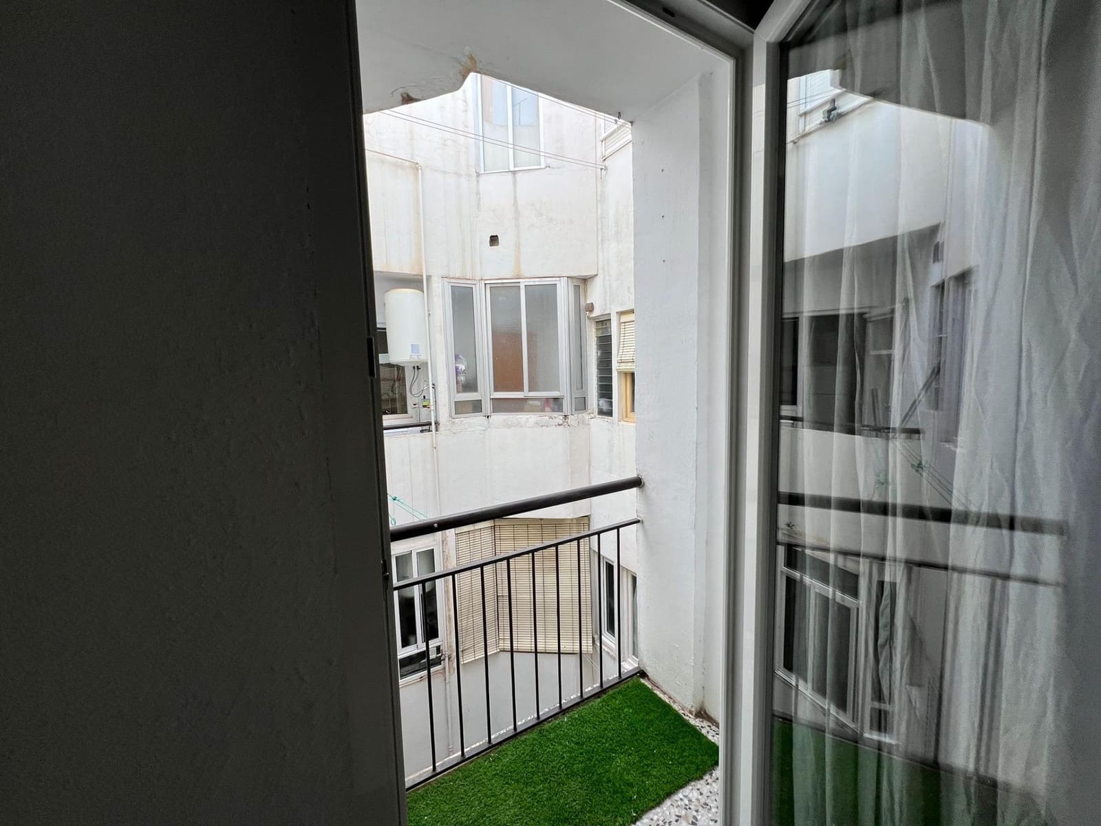 2 soverom Leilighet til leie i Alicante by - € 1 200 (Ref: 7160393)