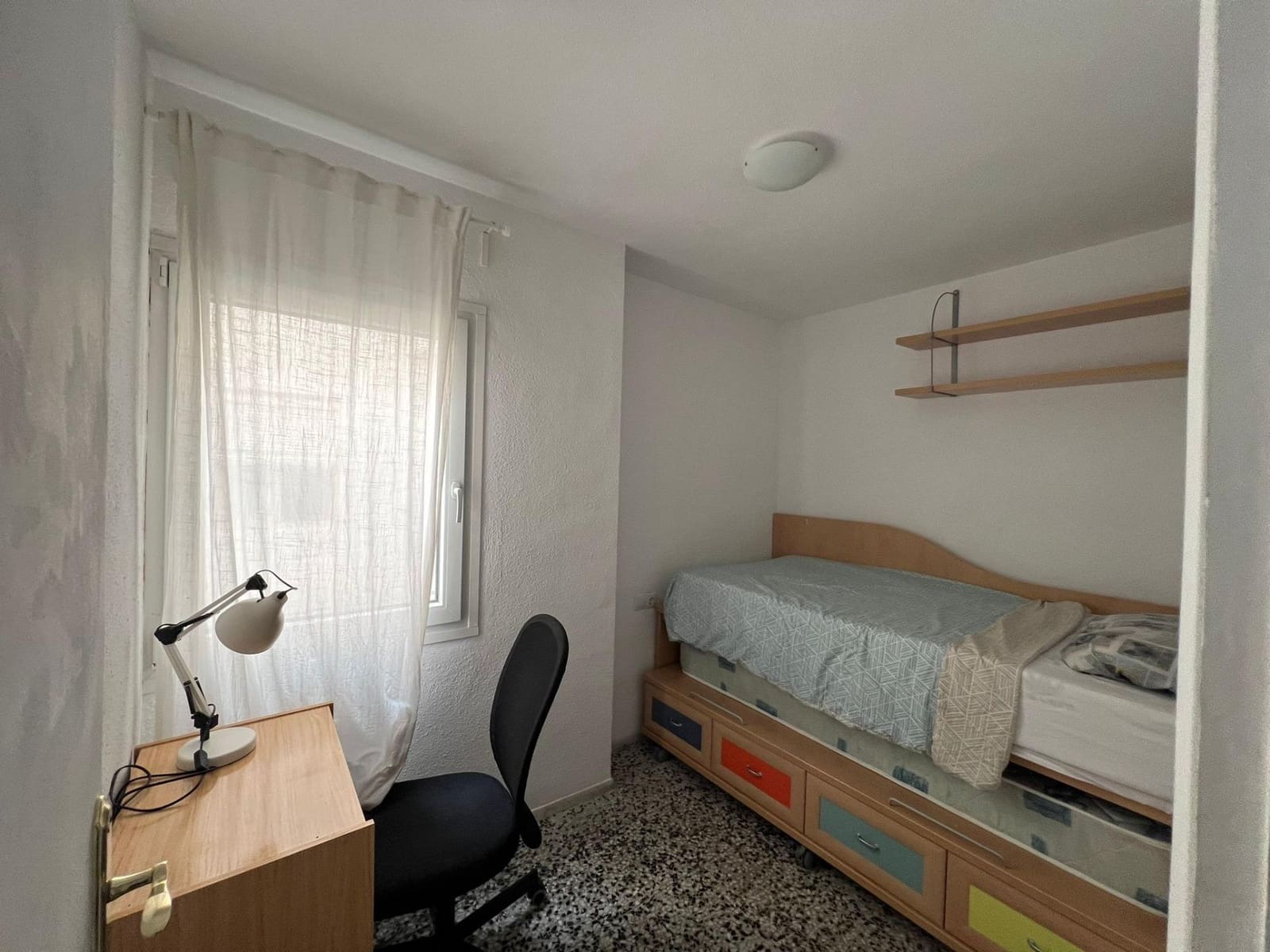 2 soverom Leilighet til leie i Alicante by - € 1 200 (Ref: 7160393)